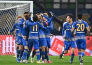 jnh-包含富力胜负难料！连扳两球战平泰达，后防面临考验的词条