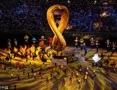 包含精彩纷呈的足球对决引发广泛的讨论与点赞的词条