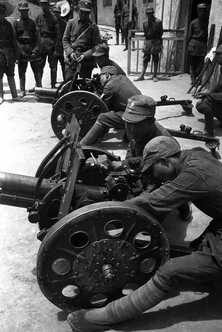 热血战场!两强对决将掀起一场关乎尊严的战争! 热血战场!两强对决将掀起一场关乎尊严的战争!